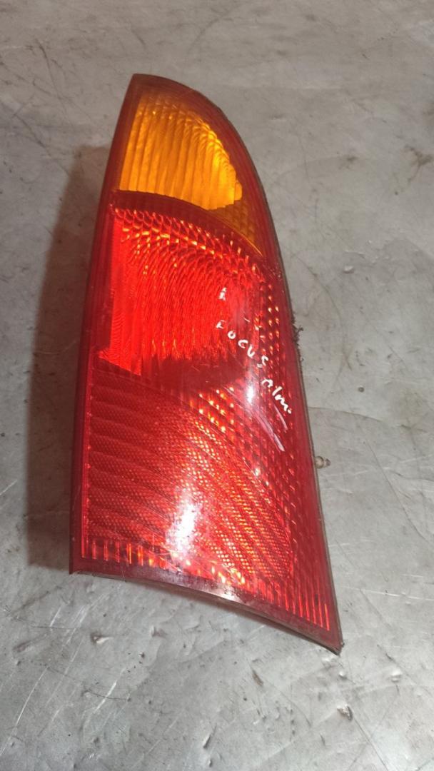 фонарь задний правый Ford Focus 1 поколение (1998 - 2001), хетчбэк 5 дв. - фото №1