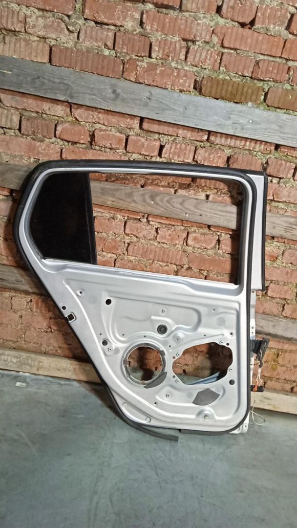 дверь задняя левая Volkswagen Golf 5 поколение (2003 - 2009), хетчбэк 5 дв. - фото №1