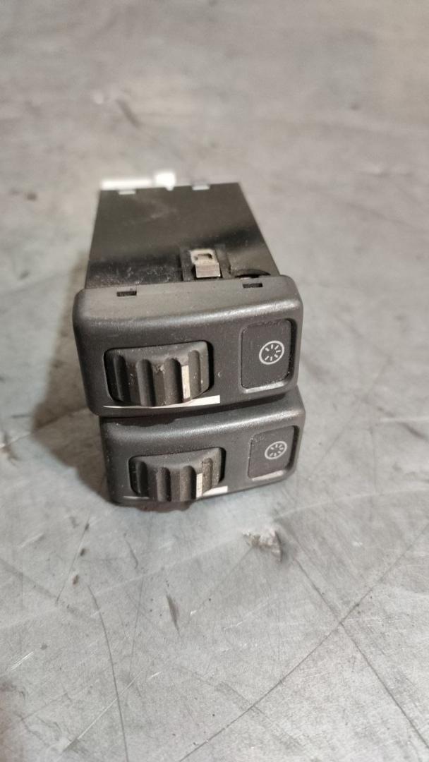 кнопка освещения панели приборов Volvo V70 1 поколение (1997 - 2000), 6849861 - фото №1