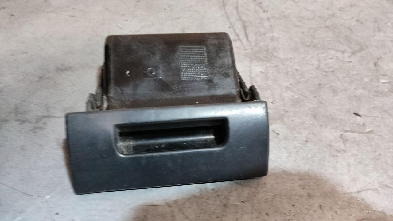 пепельница Citroen Berlingo 1 поколение (M49) 2002 - фото №1