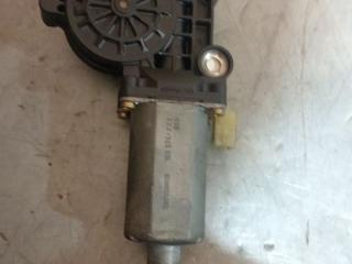 моторчик стеклоподъемника передний левый Volvo V70 1 поколение (1997 - 2000), 130821742