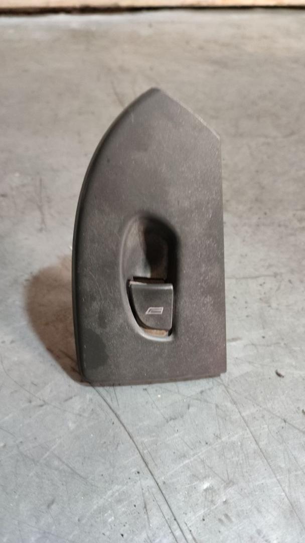 кнопка стеклоподъемника двери Alfa Romeo 147 1 поколение 2003 - фото №1