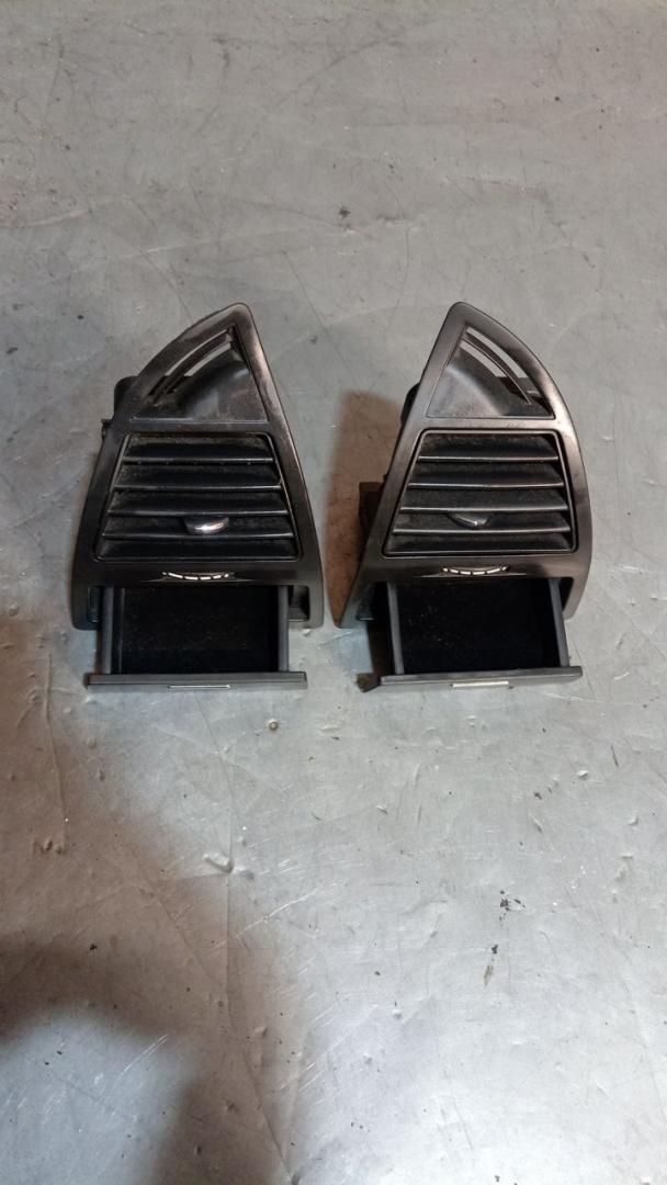 дефлектор обдува салона Citroen C4 1 поколение 2006, 9646337977 - фото №1