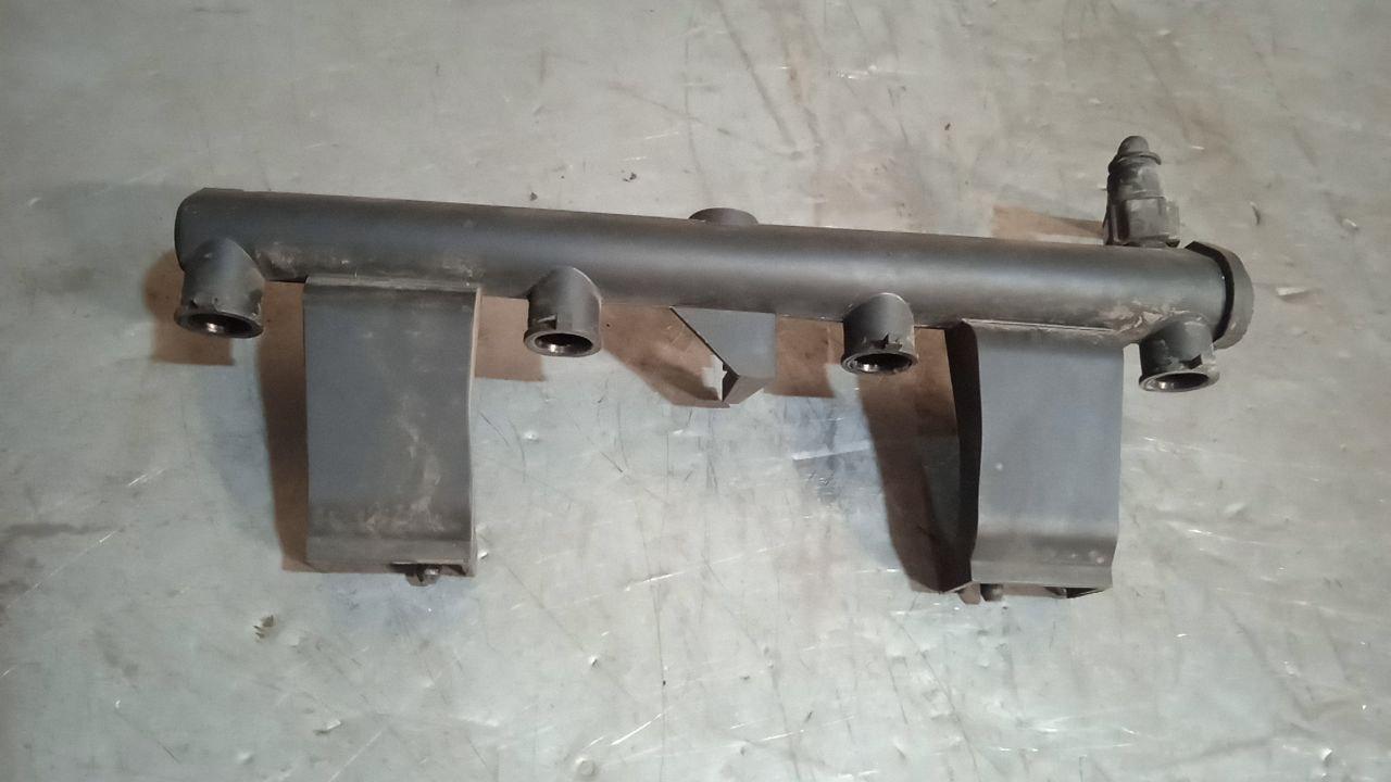 топливная рампа Citroen C3 1 поколение 2003, 1.6 л., бензин - фото №1