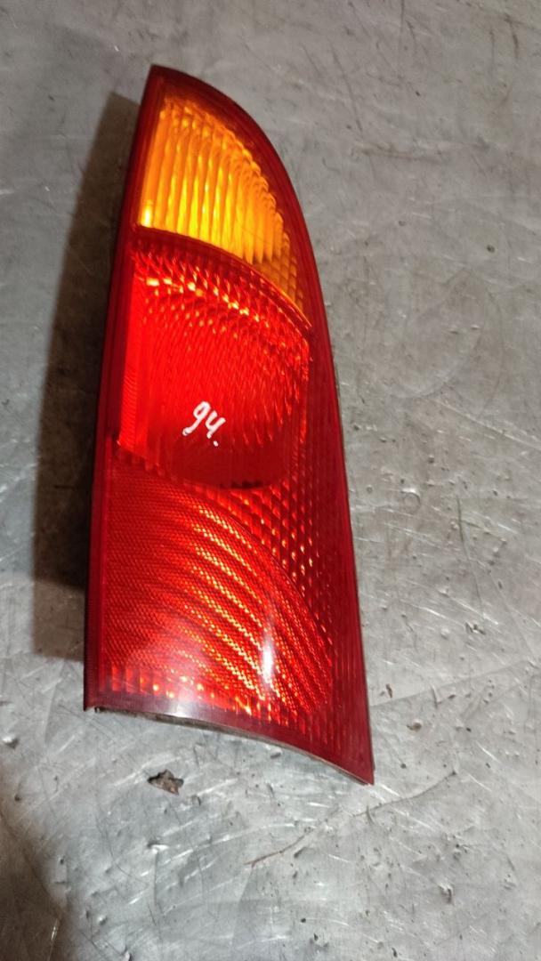 фонарь задний левый Ford Focus 1 поколение 2000, хетчбэк 5 дв., XS4X13405AC - фото №1