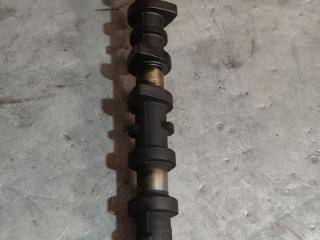 распредвал Toyota Yaris P1 2001, 1.3 л., бензин, 13502-21031