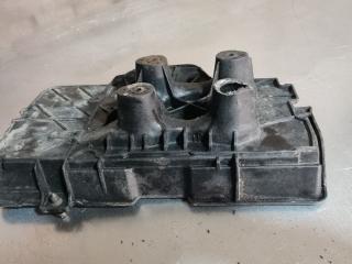 полка аккумулятора Volkswagen Golf 4 поколение (1997 - 2006), 1J0915333