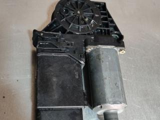 моторчик стеклоподъемника передний правый Volkswagen Golf 4 поколение 1999, хетчбэк 5 дв., 101434202