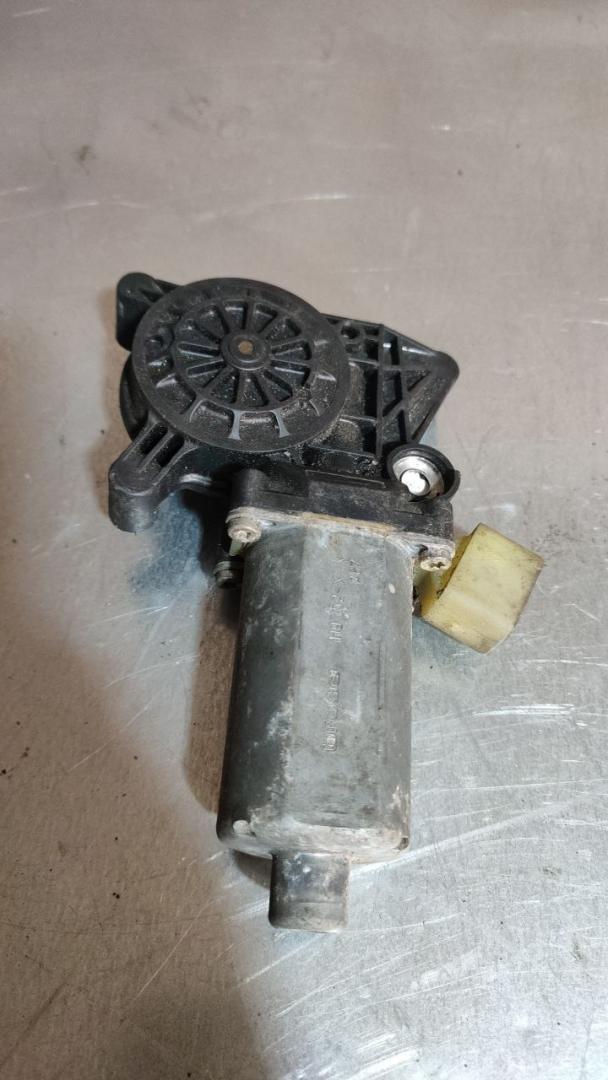 моторчик стеклоподъемника передний левый Mercedes-Benz E-Класс W210/S210 (1995 - 1999), 130821708 - фото №1