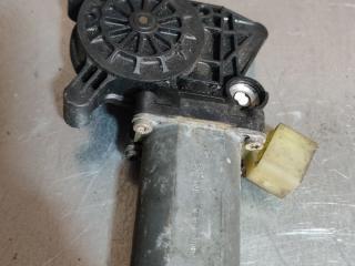 моторчик стеклоподъемника передний левый Mercedes-Benz E-Класс W210/S210 (1995 - 1999), 130821708