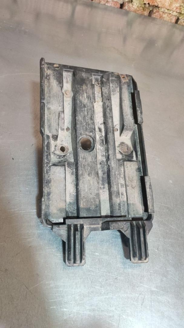 полка аккумулятора Volvo S70 1 поколение (1997 - 2000), 9444453 - фото №1