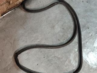 уплотнитель двери Volkswagen Touareg 1 поколение (2002 - 2007)