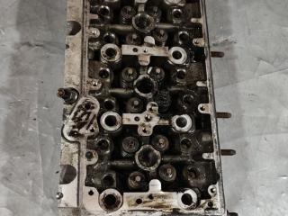 головка блока цилиндров Volkswagen Passat B8 (2014 - 2020), 2.0 л., дизель, 04L103064C