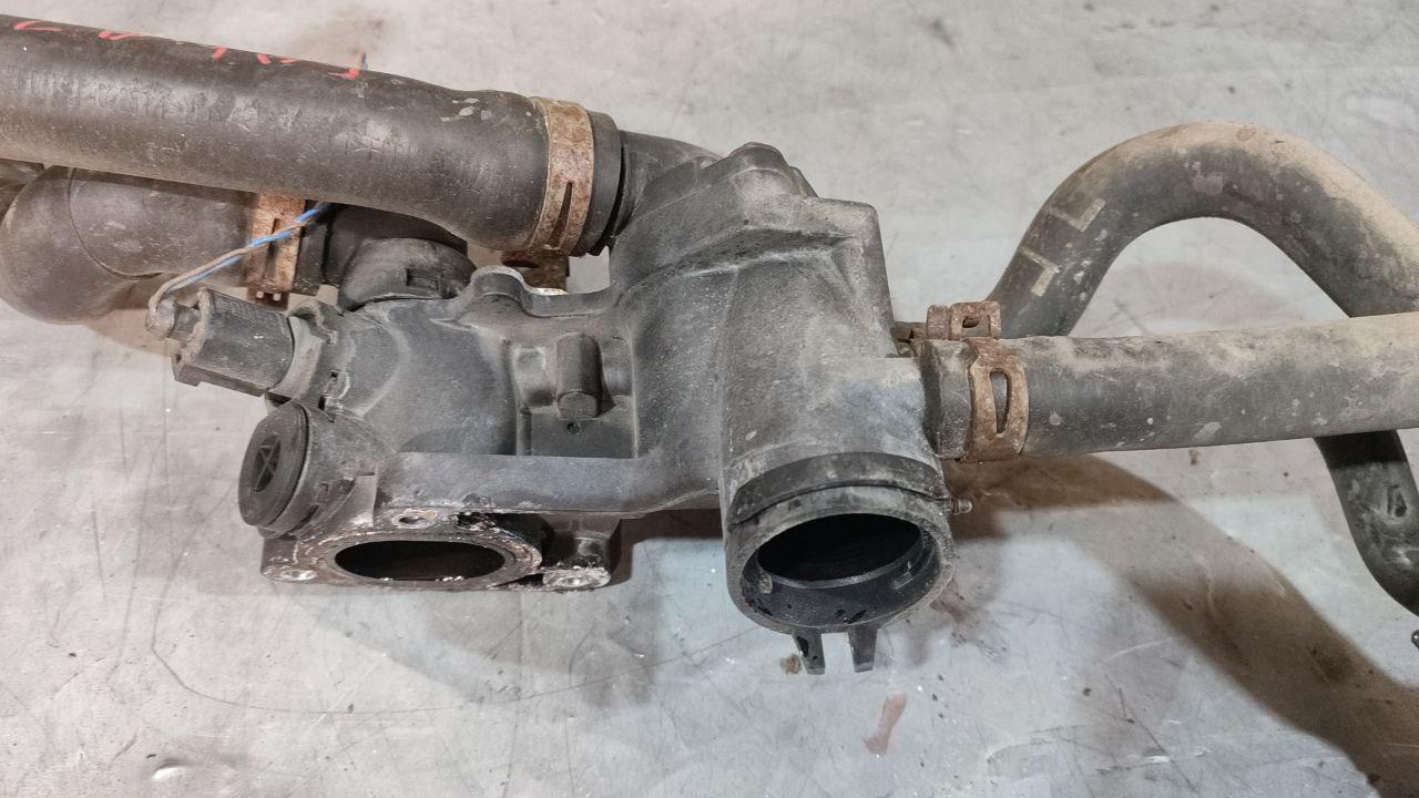 корпус термостата Skoda Fabia 1 поколение (6Y) (1999 - 2004), 1.4 л., бензин, 032121111AP - фото №1