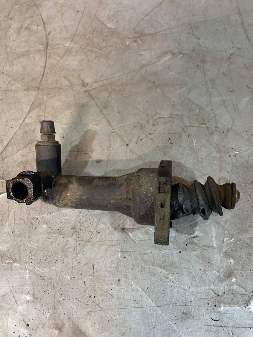 цилиндр сцепления рабочий Volkswagen Polo 4 поколение (2001 - 2005), 6Q0721261 - фото №1