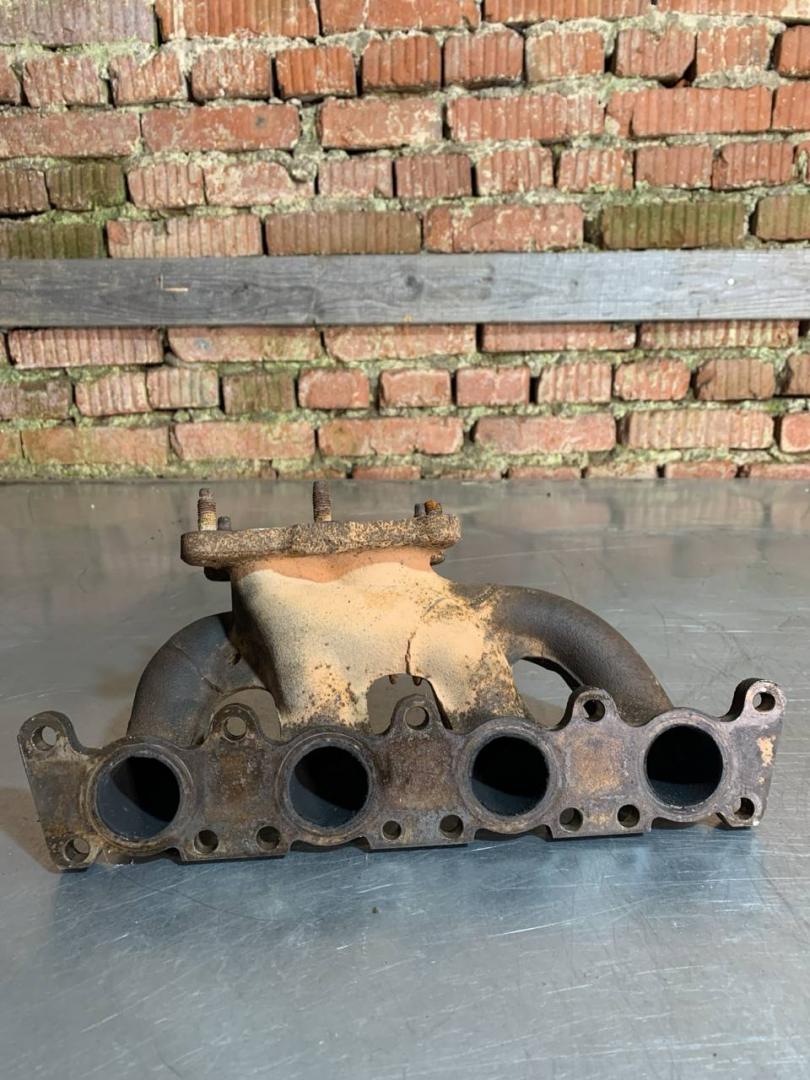 коллектор выпускной Skoda Octavia 1 поколение (A4) 1998, 1.8 л., AGU, бензин, 06A253033 - фото №1