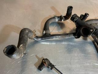 патрубок радиатора Volkswagen Golf 4 поколение 2000, 1.6 л., бензин, 1J0121086, 261210