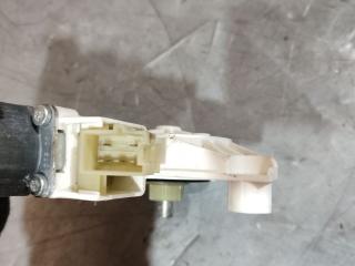 моторчик стеклоподъемника передний левый Mercedes-Benz M-Класс W164 (2005 - 2008), A2518200742