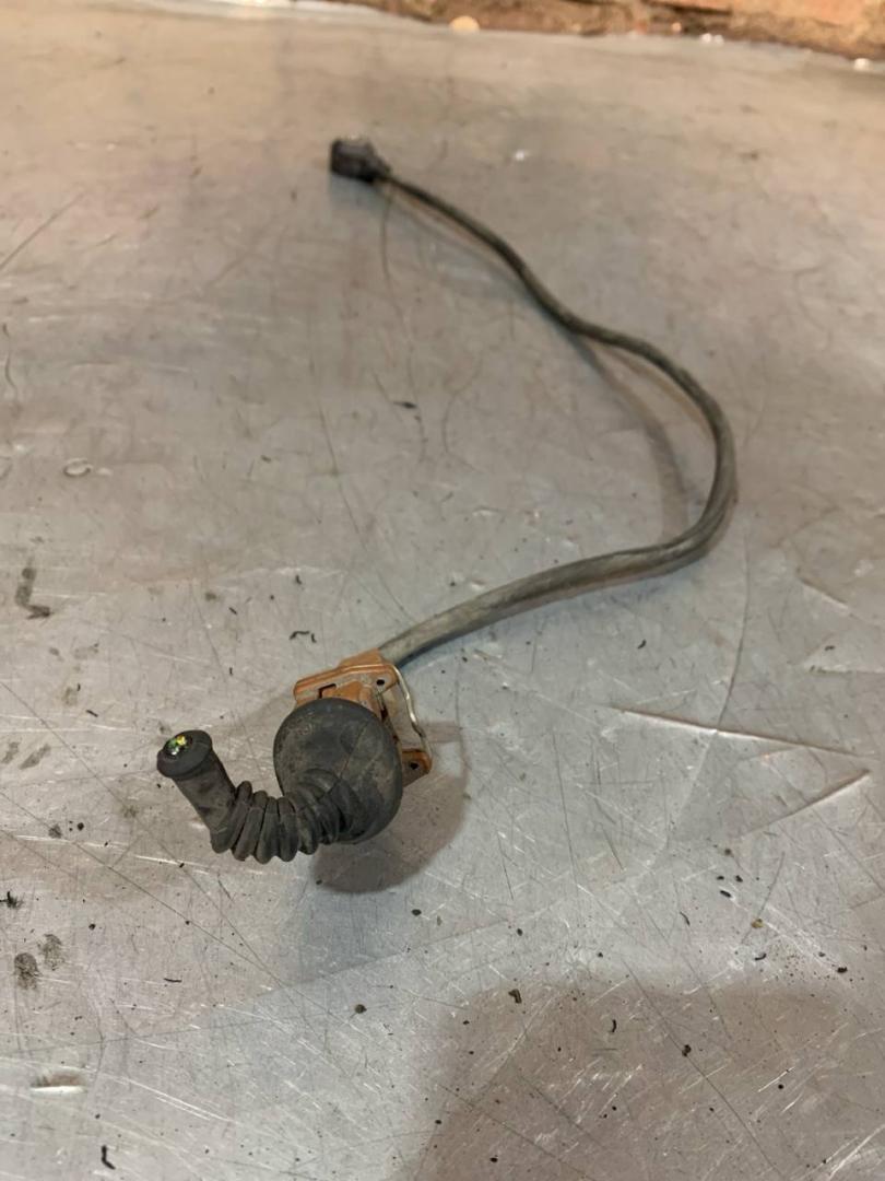 датчик детонации Audi A6 4B/C5 C5 2000, 2.7 л., бензин, 78905377 - фото №1