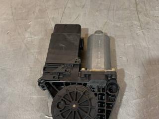 моторчик стеклоподъемника передний левый Volkswagen Passat B5 [рестайлинг] 2004, 130821695.1