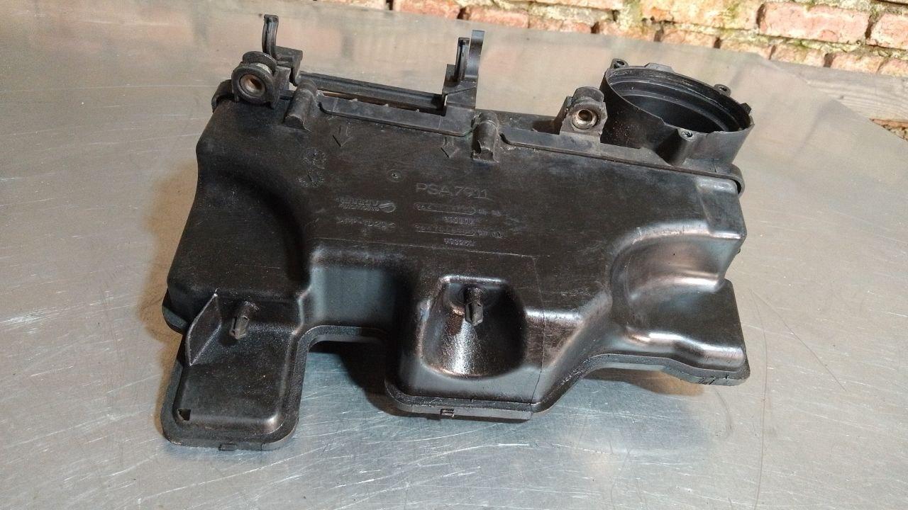 корпус воздушного фильтра Peugeot 307 1 поколение 2005, 1.4 л., дизель, 9647066980 - фото №1