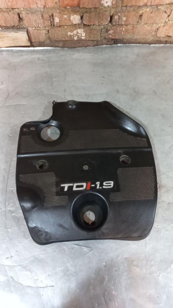 декоративная крышка двигателя Volkswagen Golf 4 поколение (1997 - 2006), 1.9 л., дизель, 038103925E, 054276, 012784A - фото №1