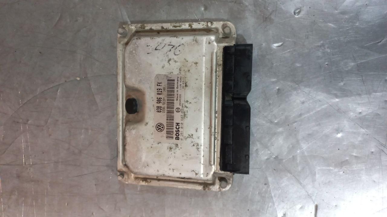 блок управления двигателем SEAT Leon 1 поколение 2000, 1.8 л., бензин, 038906019FK, 0281010687, 28SA5355 - фото №1