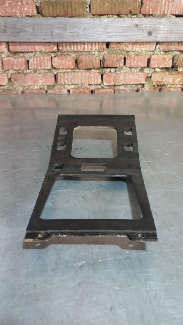 консоль салона (центральная часть) Mercedes-Benz M-Класс W163 (1997 - 2001), W163MY2002, 163MY2002, 18111361 - фото №1