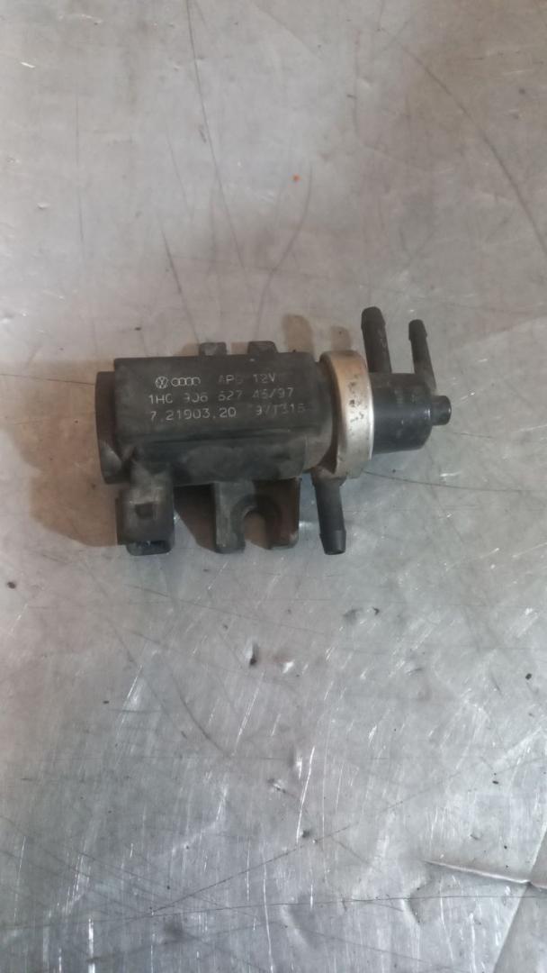 электромагнитный клапан Skoda Octavia 1 поколение (A4) 1998, 1.9 л., дизель, 72190320, 97T315, 1H090662745, 1H0906627 - фото №1