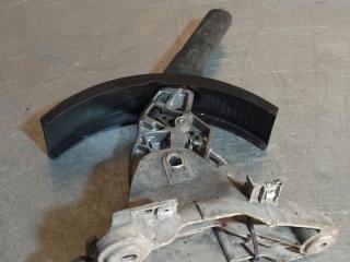 рычаг ручного тормоза (ручника) Volkswagen Golf 5 поколение (2003 - 2009), 8J0711303