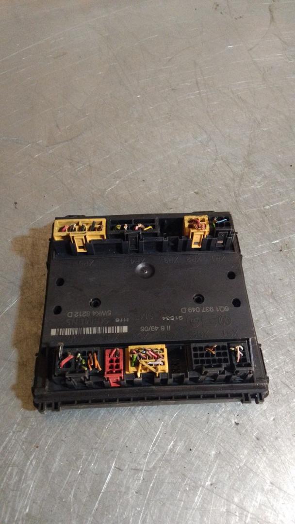 блок комфорта Volkswagen Polo 4 поколение (2001 - 2005), 6Q1937049D, 5WK48212D - фото №1