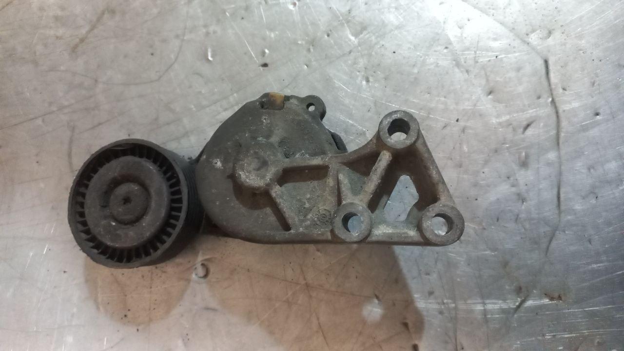 ролик натяжителя Volkswagen Golf 4 поколение 1999, 1.6 л., бензин, 950372, 3722010001 - фото №1