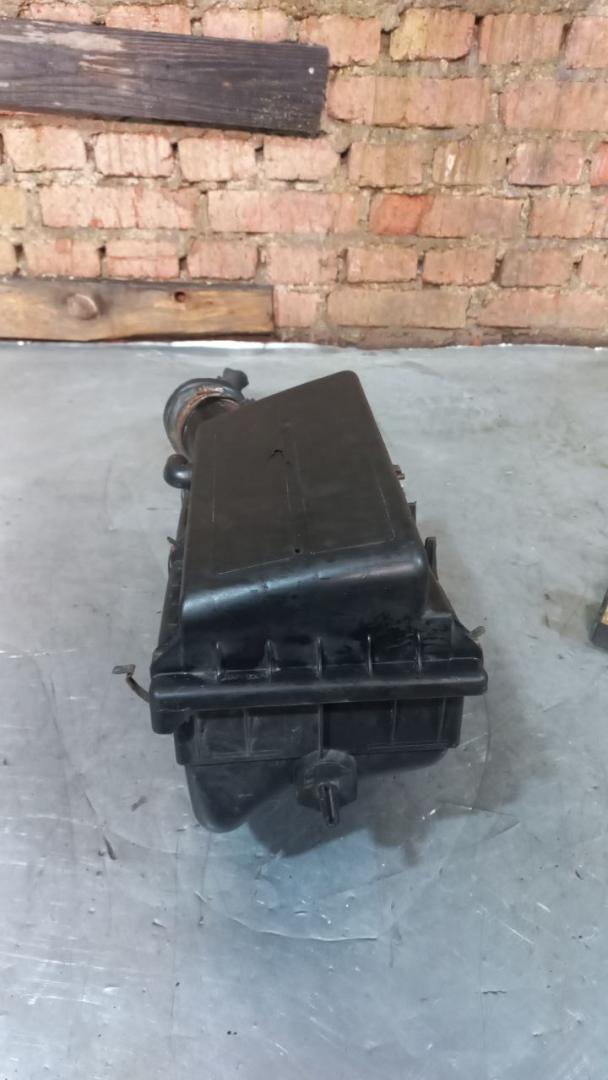 корпус воздушного фильтра Volvo V70 2 поколение (2000 - 2005), 2.5 л., бензин, 9434293 - фото №1