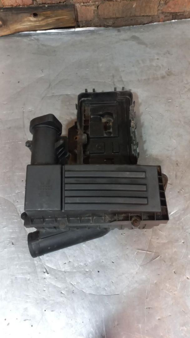 корпус воздушного фильтра Volkswagen Touran 1 поколение (2003 - 2006), 1K0129607Q, 1K0129601AG, 1K0183B - фото №1