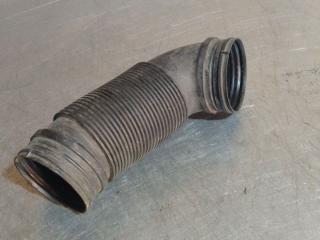 патрубок воздушного фильтра Volkswagen Golf 5 поколение (2003 - 2009), 1K0129684B