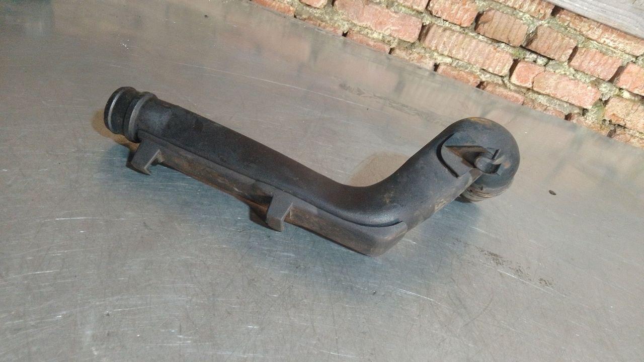 патрубок интеркулера Volkswagen Golf 4 поколение (1997 - 2006), 1J0145762AM - фото №1