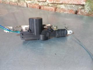 активатор (привод) замка двери Mazda 3 BK 2005, седан