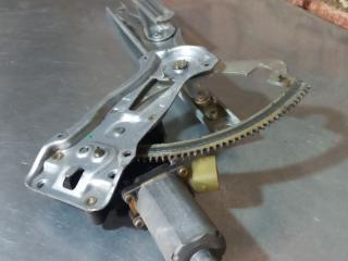 стеклоподъемник передний правый Mercedes-Benz CLK-Класс W208/A208 (1997 - 1999), 130821723