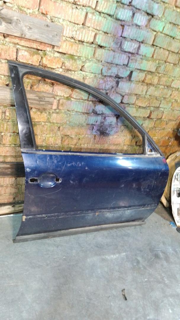 дверь передняя правая Volkswagen Passat B5 2000 - фото №1