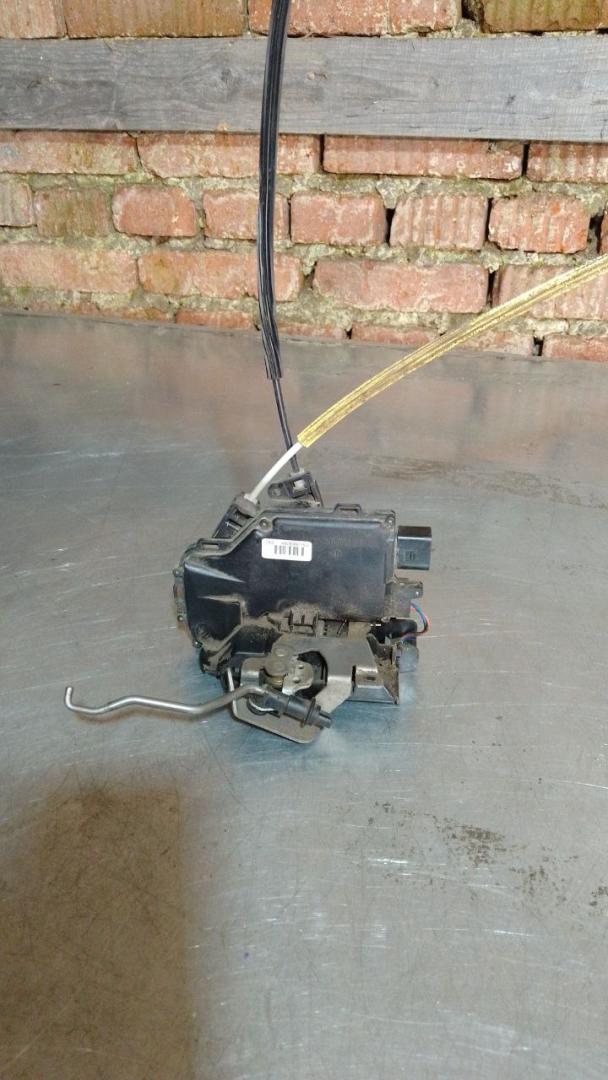 замок двери задней правой Audi A6 Allroad Quattro C5 (2000 - 2006), 4B0838822 - фото №1