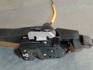 замок двери передней левой Audi A8 D3/4E (2002 - 2005)