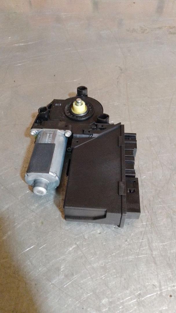 моторчик стеклоподъемника передний правый Audi A8 D3/4E (2002 - 2005), 4E1910802B, 4E2959801B, 5WK45674HBF - фото №1