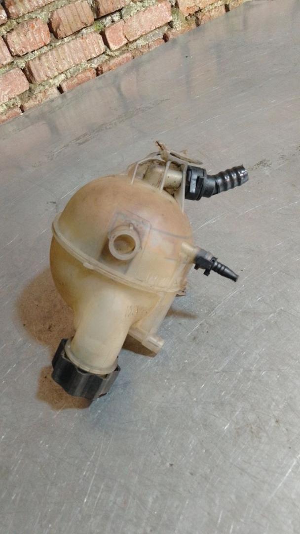 бачок расширительный Citroen C3 1 поколение (2002 - 2006), 9639562680, 9639562580 - фото №1