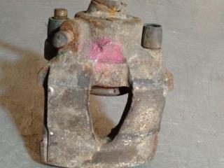 суппорт передний левый Volkswagen Beetle 2 поколение (1998 - 2005), 1.4 л.