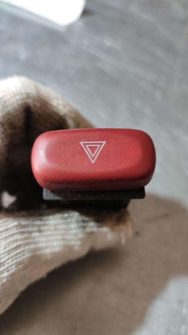 кнопка аварийной сигнализации Suzuki Grand Vitara 1 поколение (1998 - 2005), 1G271G27 - фото №1