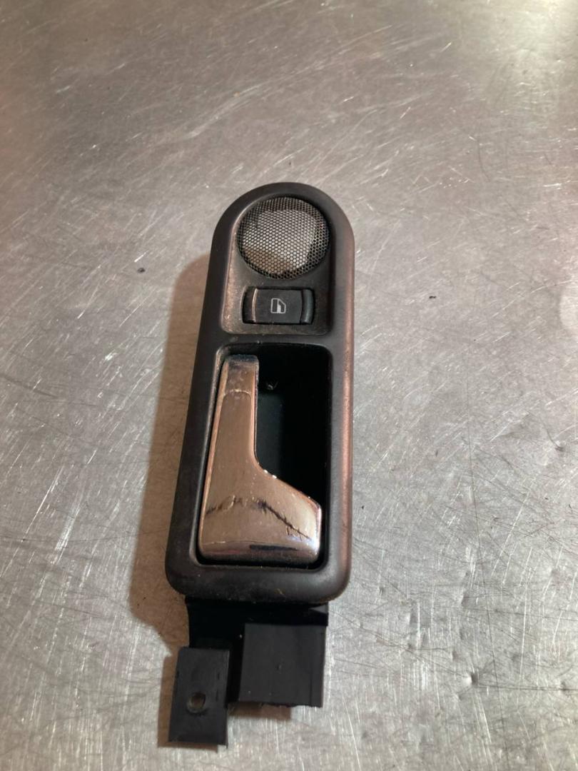 ручка внутренняя задняя правая Volkswagen Passat B5 2000, 3B0839114AR - фото №1