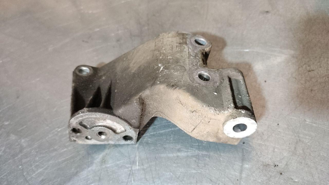 кронштейн генератора Opel Astra G 2001, 1.6 л., бензин, 90571112 - фото №1