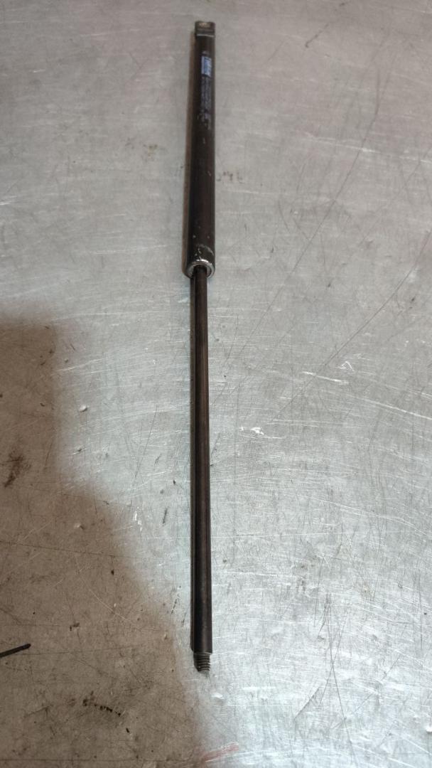 амортизатор крышки багажника (3-5 двери) Volkswagen Golf 4 поколение (1997 - 2006), GS601113502 - фото №1