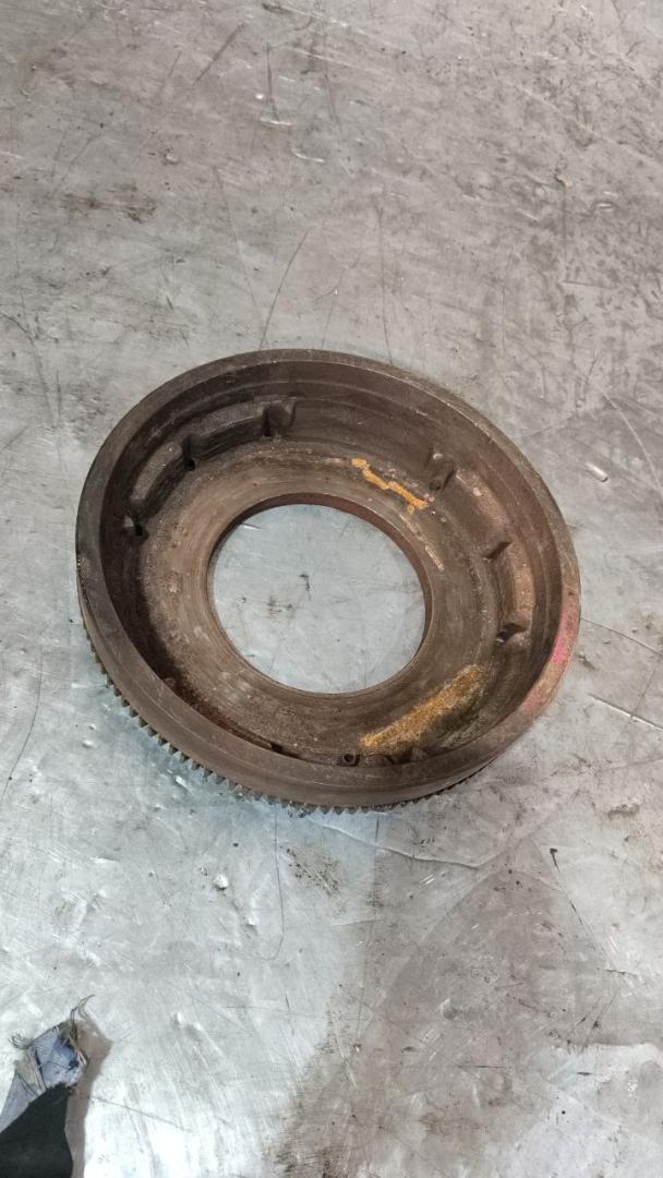 маховик Volkswagen Golf 4 поколение 1998, 1.6 л., бензин, 027105273D - фото №1