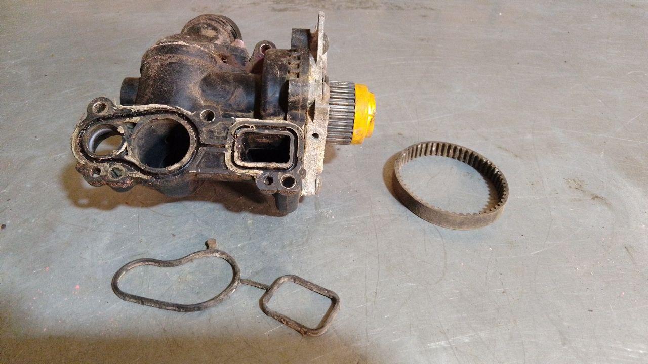 помпа Volkswagen Passat B6 (2005 - 2010), 1.8 л., бензин, 06H121026DD, 84007407 - фото №1